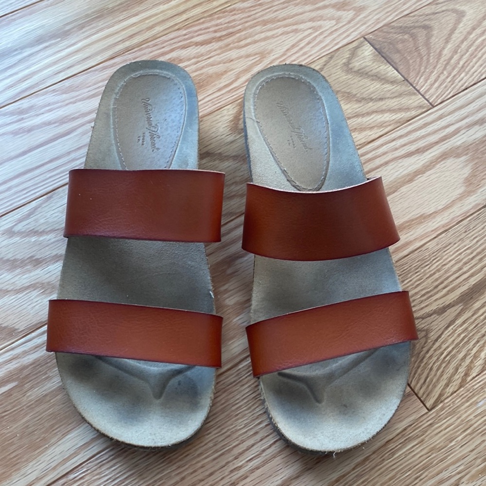 Casual sandals